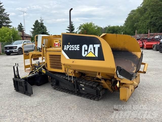 CAT AP255E Finišéry