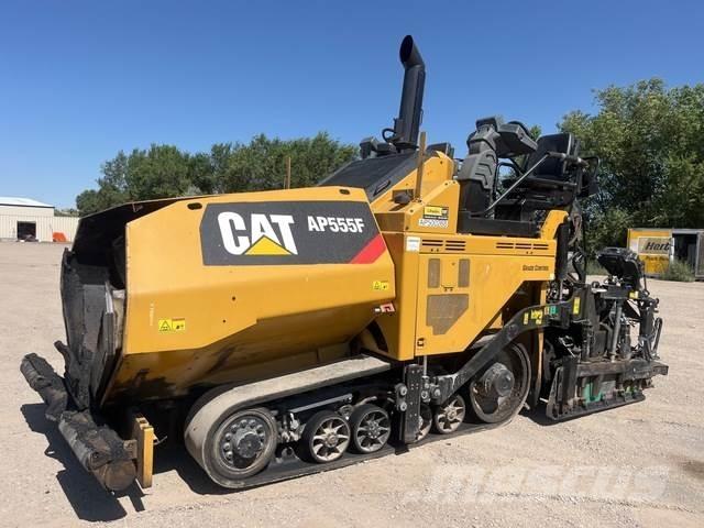 CAT AP555F Finišéry