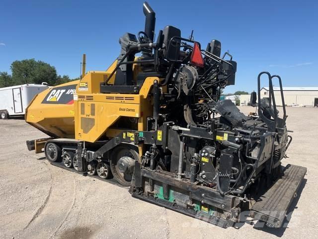 CAT AP555F Finišéry