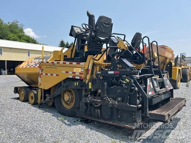 CAT AP600D Finišéry