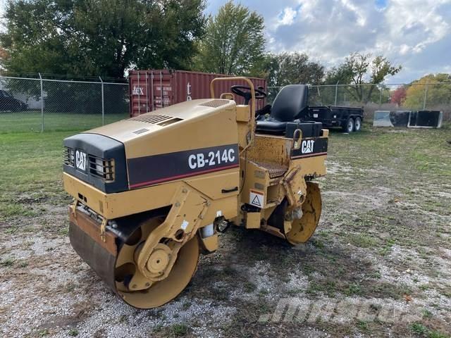 CAT CB-214C Tandemové valce