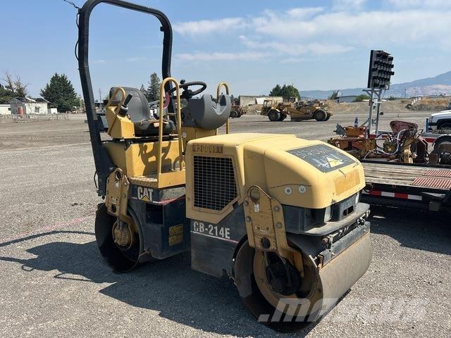 CAT CB-214E Tandemové valce