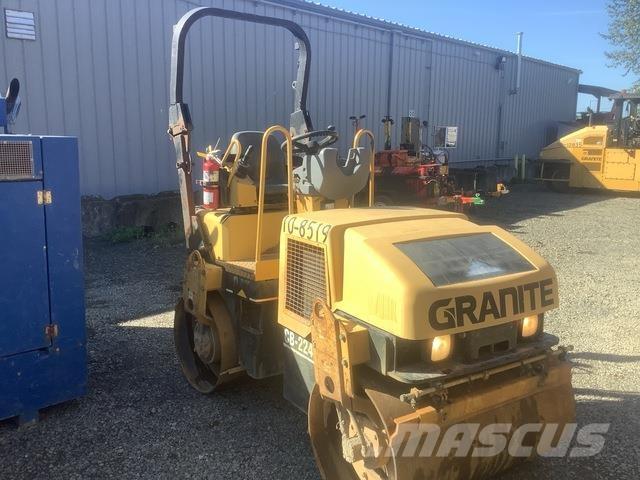 CAT CB-224E Tandemové valce