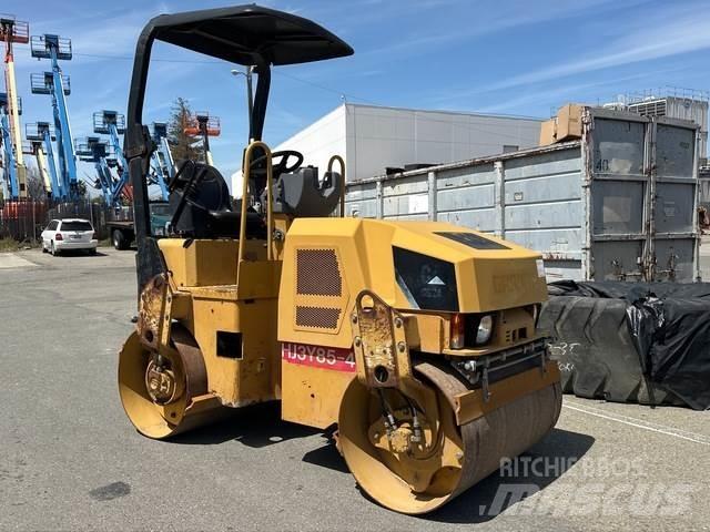 CAT CB24 Tandemové valce