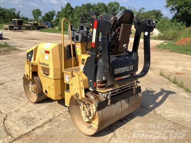 CAT CB24 Tandemové valce