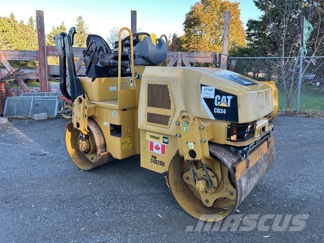 CAT CB24XT Tandemové valce