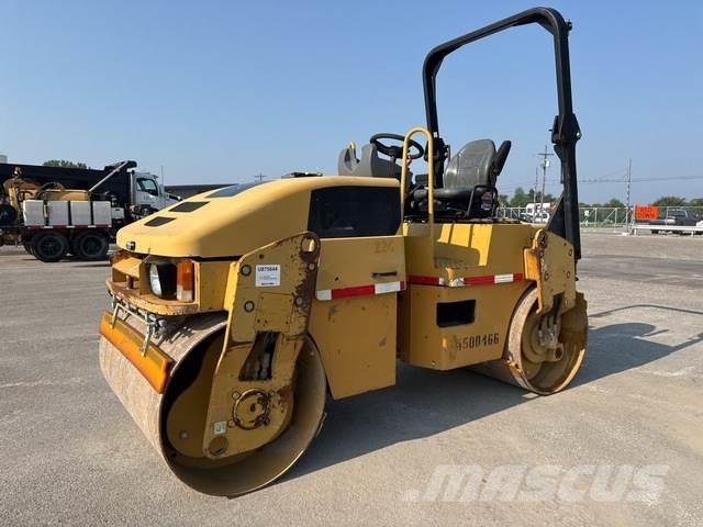 CAT CB34 Tandemové valce