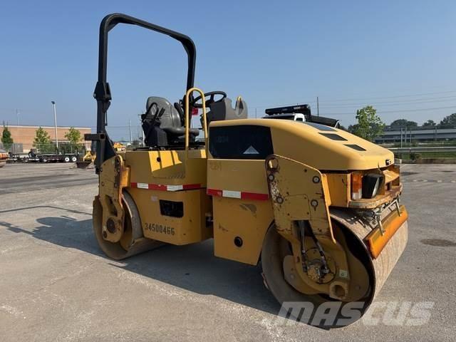 CAT CB34 Tandemové valce