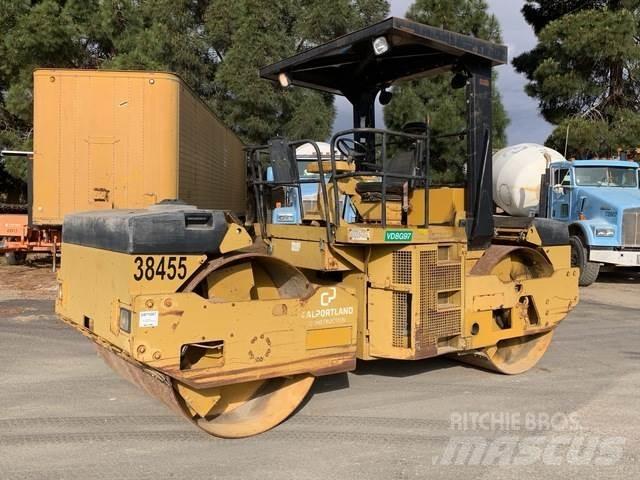 CAT CB534 Tandemové valce