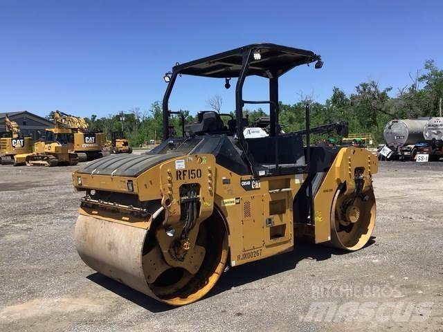CAT CB54B Tandemové valce