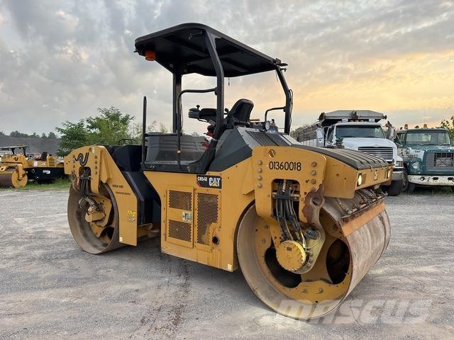 CAT CB54B Tandemové valce