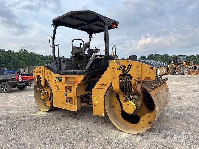 CAT CB54B Tandemové valce