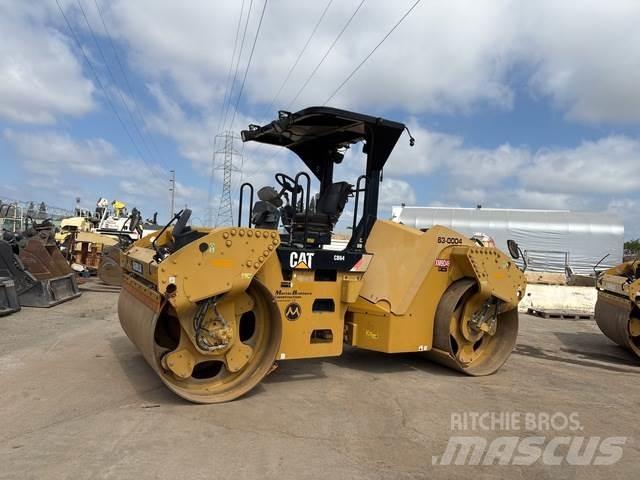 CAT CB64 Tandemové valce