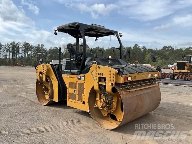 CAT CB66B Tandemové valce