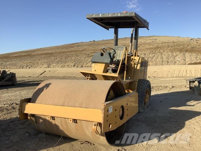 CAT CS-433C Ťahačové valce