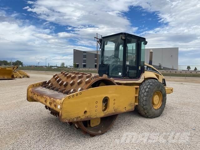 CAT CS-663E Ťahačové valce