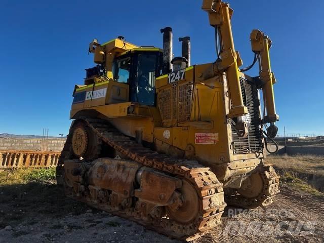 CAT D10T Pásové dozéry