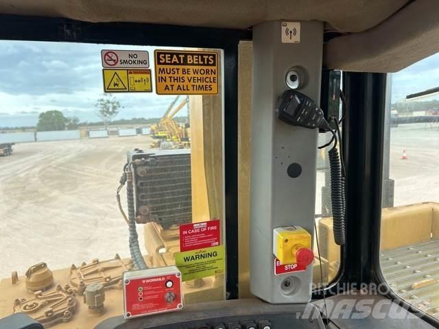 CAT D10T Pásové dozéry