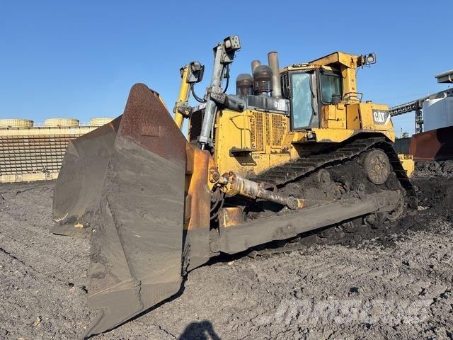 CAT D10T Pásové dozéry