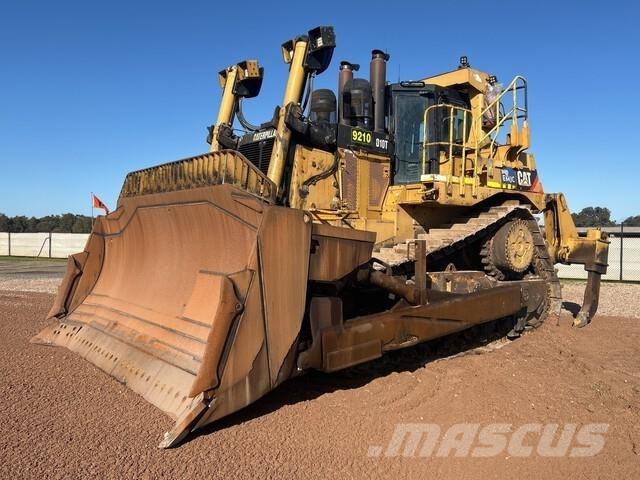 CAT D10T Pásové dozéry