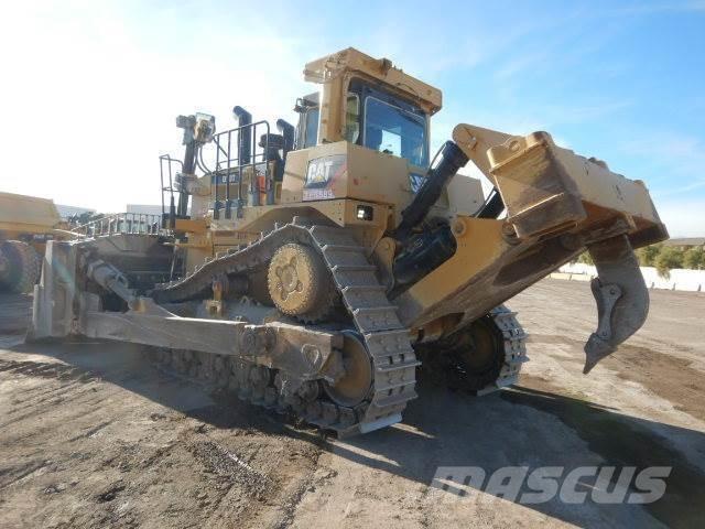 CAT D10T2 Pásové dozéry