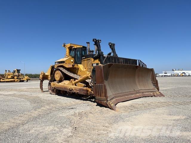 CAT D11R Pásové dozéry