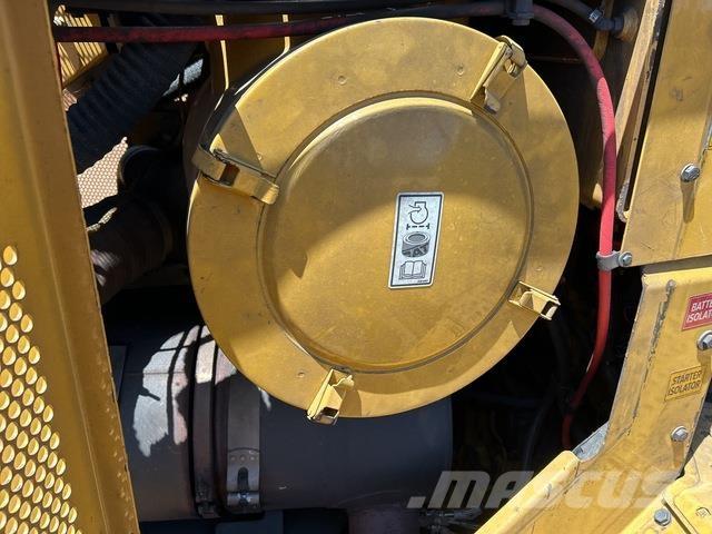 CAT D11T Pásové dozéry