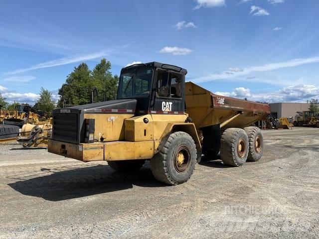 CAT D250E Kĺbové nákladné autá