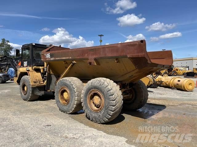 CAT D250E Kĺbové nákladné autá