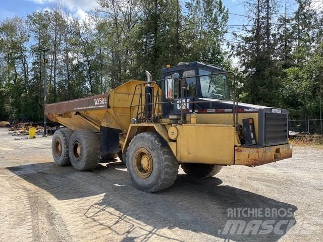CAT D250E Kĺbové nákladné autá
