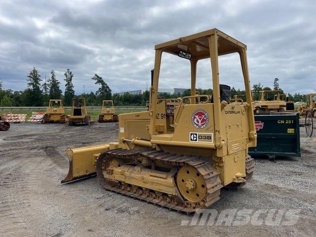 CAT D3B Pásové dozéry