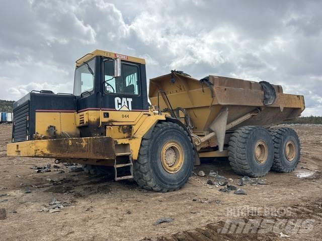 CAT D400E Kĺbové nákladné autá