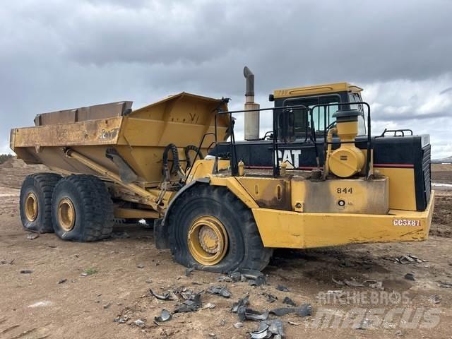 CAT D400E Kĺbové nákladné autá