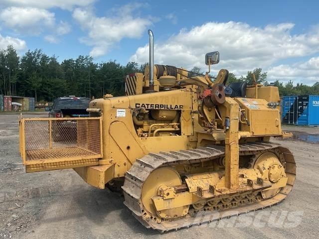 CAT D4E 20 Ukladače potrubia