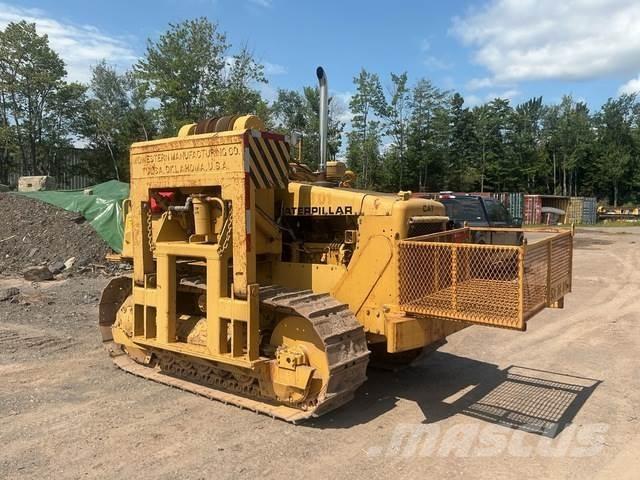 CAT D4E 20 Ukladače potrubia