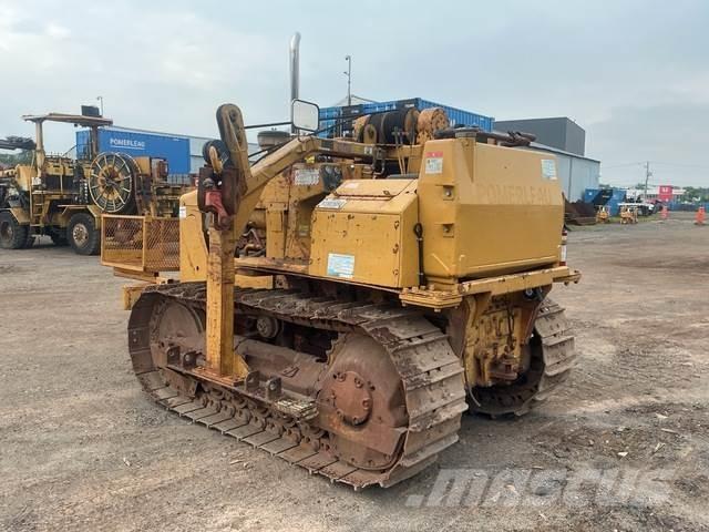 CAT D4E 20 Ukladače potrubia