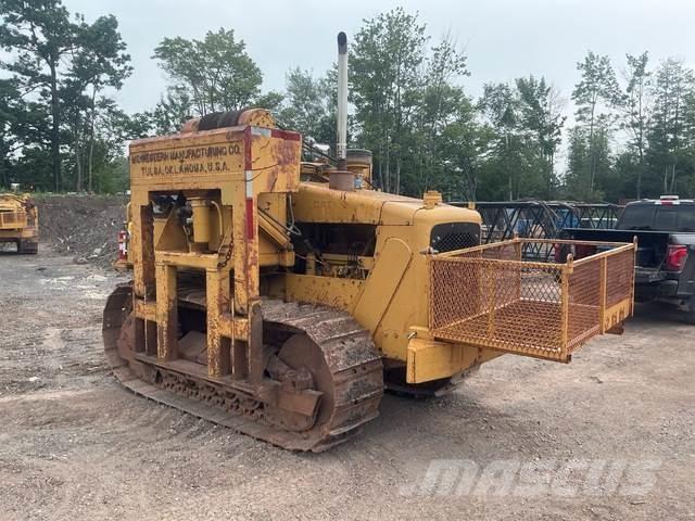 CAT D4E 20 Ukladače potrubia