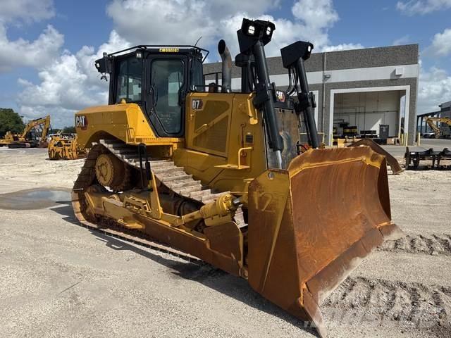 CAT D7 Pásové dozéry
