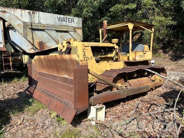 CAT D7 Pásové dozéry