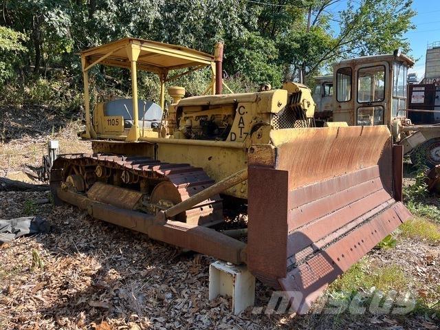 CAT D7 Pásové dozéry