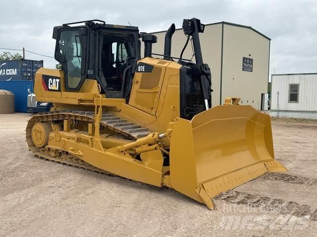 CAT D7E Pásové dozéry