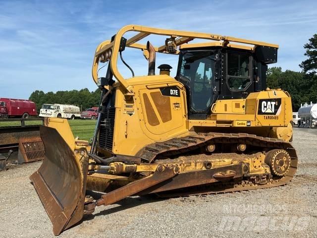 CAT D7E Pásové dozéry