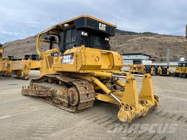 CAT D7E Pásové dozéry