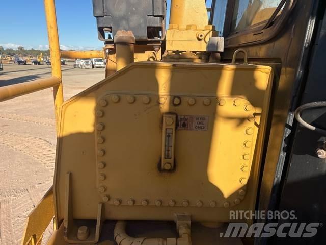 CAT D9T Pásové dozéry
