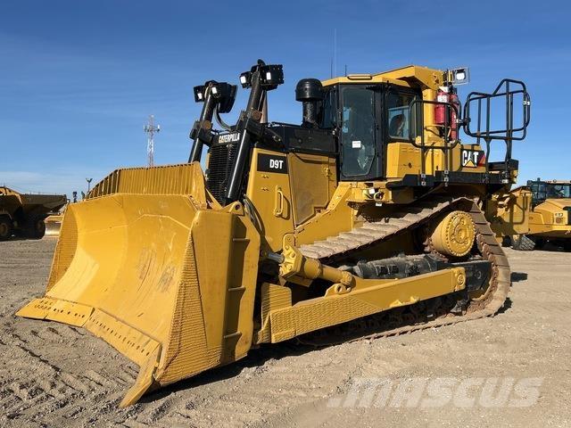 CAT D9T Kolesové dozéry