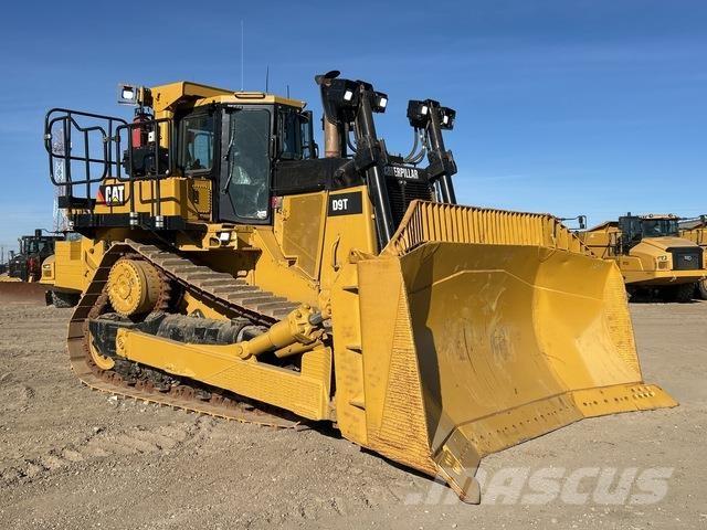CAT D9T Kolesové dozéry