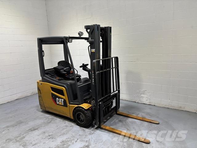 CAT MH 2ET3500 Akumulátorové vozíky