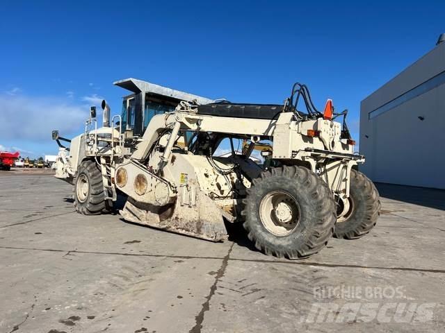 CAT RM500 Pôdne kompaktory
