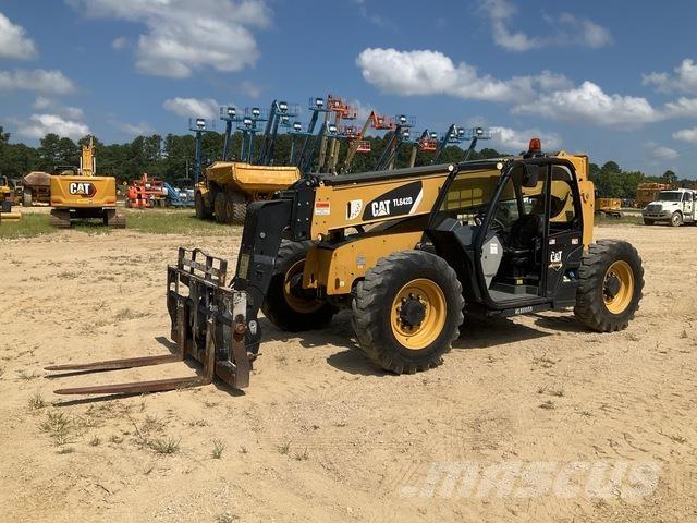 CAT TL642D Teleskopické manipulátory