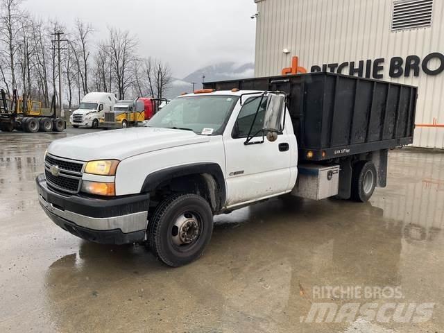 Chevrolet 3500 Plošinové nákladné automobily/nákladné automobily so sklápacími bočnicami